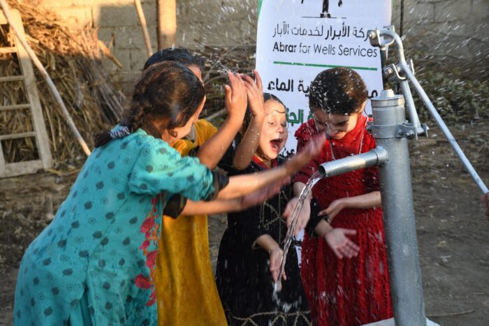 ⁦بئر مضخة يدوية في باكستان⁩ - الصورة ⁦2⁩